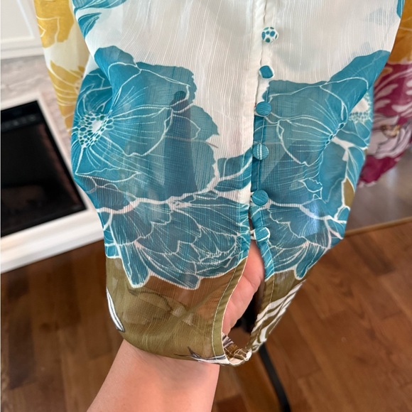 Floral sheer Button-Up Blouse - Multicolor - Picture 3 of 6